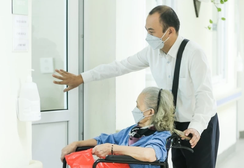 Bộ Y tế đề xuất khám sức khỏe miễn phí cho người cao tuổi, người nghèo từ 2026